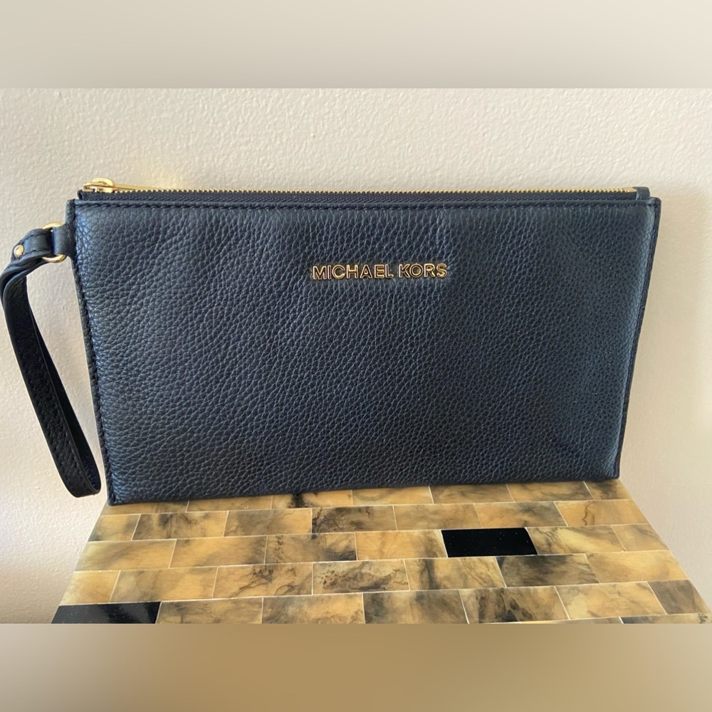 Michael Kors wristlet